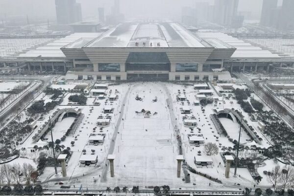 El desafío nevado de Henan: Mantener las carreteras despejadas y a los viajeros seguros ❄️🚗 El_desafi_o_nevado_de_Henan__Mantener_las_carreteras_despejadas_y_a_los_viajeros_seguros____