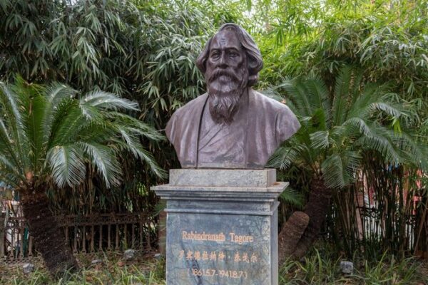 El épico viaje de Tagore a China: Un siglo después, sigue inspirando las relaciones sino-indias 🌟 El_e_pico_viaje_de_Tagore_a_China__Un_siglo_despue_s__sigue_inspirando_las_relaciones_sino_indias__