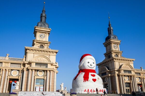 ¡El enorme muñeco de nieve de Harbin regresa: La atracción invernal más genial de China! _El_enorme_mun_eco_de_nieve_de_Harbin_regresa__La_atraccio_n_invernal_ma_s_genial_de_China_ video poster