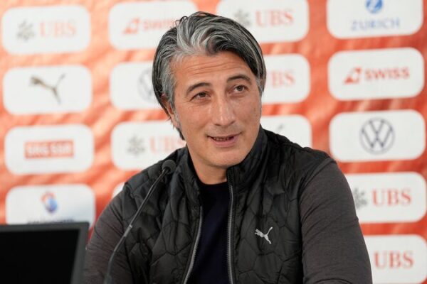 El entrenador de Suiza, Yakin, se prepara para el duro desafío de la Eurocopa 2024 El_entrenador_de_Suiza__Yakin__se_prepara_para_el_duro_desafi_o_de_la_Eurocopa_2024