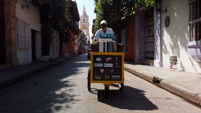 El_hombre_de_los_libros_de_Cartagena__Co_mo_Martin_Murillo_lleva_libros_a_las_calles__ video poster