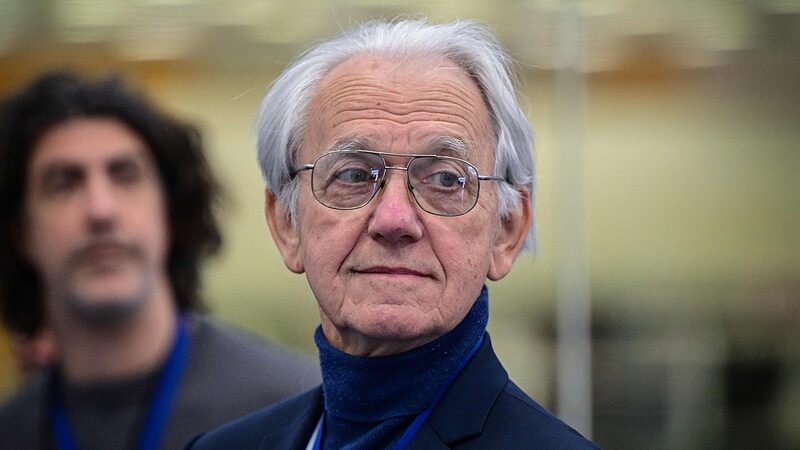 ___El_laureado_Nobel_Gerard_Mourou_ilumina_la_escena_de_la_tecnologi_a_la_ser_en_China_