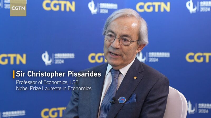 El_laureado_con_el_Nobel_Pissarides__Co_mo_la_IA_y_la_automatizacio_n_pueden_abordar_los_cambios_demogra_ficos_globales video poster