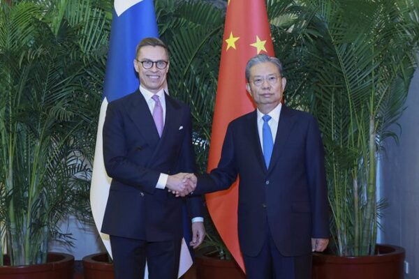 El máximo legislador de China se reúne con el presidente de Finlandia: Construyendo puentes para el futuro 🌉 El_ma_ximo_legislador_de_China_se_reu_ne_con_el_presidente_de_Finlandia__Construyendo_puentes_para_el_futuro__