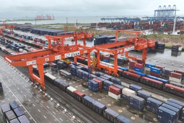 El_nuevo_corredor_comercial_de_China_rompe_re_cords_con_ma_s_de_500_000_TEUs_en_2024__