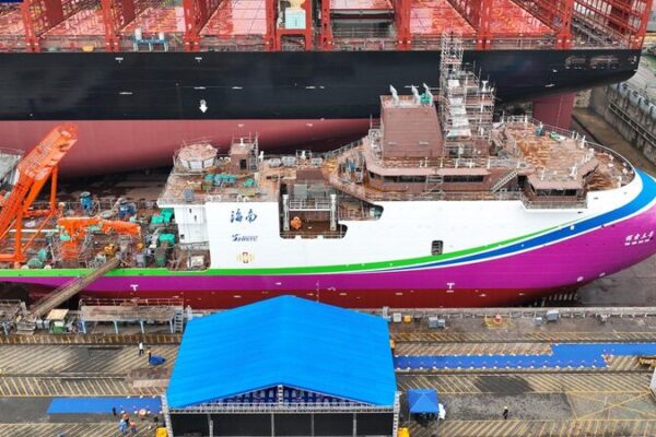 El nuevo explorador de alta tecnología de aguas profundas de China atraca en Guangzhou 🚢🔬 El_nuevo_explorador_de_alta_tecnologi_a_de_aguas_profundas_de_China_atraca_en_Guangzhou___