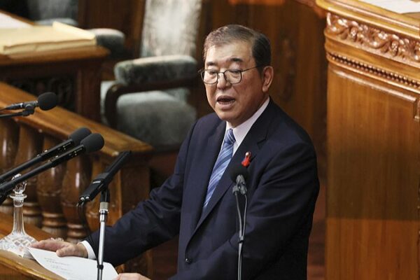 El_nuevo_primer_ministro_de_Japo_n__Ishiba__promete_restaurar_la_confianza_en_su_primer_discurso____