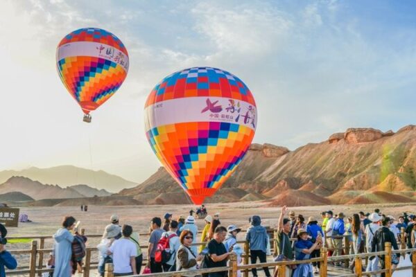 El paisaje multicolor de Danxia en China: ¡un arcoíris de piedra! El_paisaje_multicolor_de_Danxia_en_China___un_arcoi_ris_de_piedra_