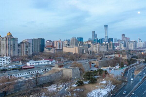 🤝 El premier Li Qiang se reúne con expertos para impulsar la economía china __El_premier_Li_Qiang_se_reu_ne_con_expertos_para_impulsar_la_economi_a_china