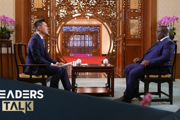 El_presidente_Bio_de_Sierra_Leona_habla_sobre_los_lazos_con_China_y_el_futuro_de_A_frica video poster