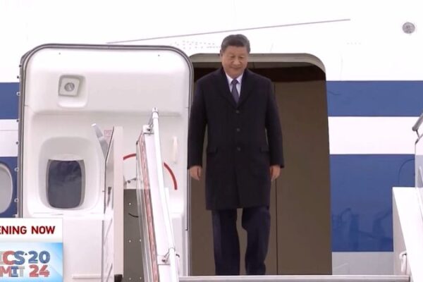 El_presidente_Xi_Jinping_llega_a_Kaza_n_para_la_16a_Cumbre_de_los_BRICS__ video poster