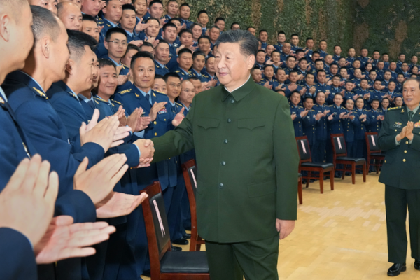 El presidente Xi Jinping pide una fuerza aerotransportada más fuerte y modernizada ✈️ El_presidente_Xi_Jinping_pide_una_fuerza_aerotransportada_ma_s_fuerte_y_modernizada___