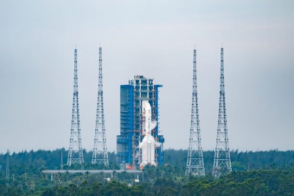 El presidente Xi celebra el avance tecnológico de China: 10 millones de autos eléctricos y exploración lunar 🚀 El_presidente_Xi_celebra_el_avance_tecnolo_gico_de_China__10_millones_de_autos_ele_ctricos_y_exploracio_n_lunar__