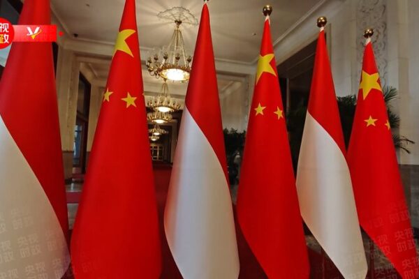 El_presidente_Xi_da_la_bienvenida_a_Prabowo_Subianto_de_Indonesia_en_Beijing__