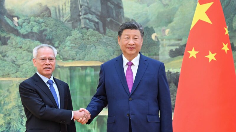 El_presidente_Xi_da_la_bienvenida_al_nuevo_li_der_de_Macao__Sam_Hou_Fai__
