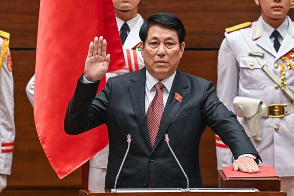 El presidente Xi felicita al nuevo líder de Vietnam Luong Cuong 🇨🇳🤝🇻🇳 El_presidente_Xi_felicita_al_nuevo_li_der_de_Vietnam_Luong_Cuong______