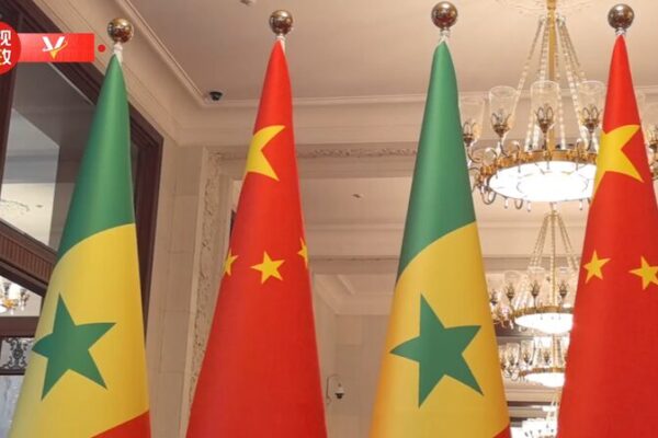 El presidente chino Xi Jinping da la bienvenida al presidente senegalés en Pekín El_presidente_chino_Xi_Jinping_da_la_bienvenida_al_presidente_senegale_s_en_Peki_n