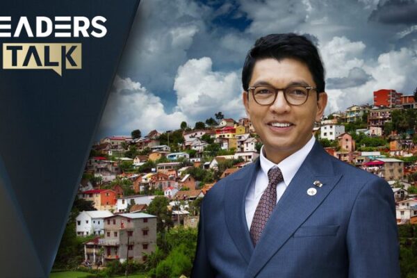 El presidente de Madagascar, Rajoelina, adopta la tecnología de China para una revolución agrícola 🌾 El_presidente_de_Madagascar__Rajoelina__adopta_la_tecnologi_a_de_China_para_una_revolucio_n_agri_cola__ video poster