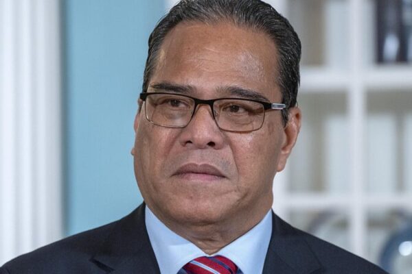 El presidente de Micronesia, Wesley W. Simina, se embarcará en una visita épica a China 🇫🇲✈️🇨🇳 El_presidente_de_Micronesia__Wesley_W__Simina__se_embarcara__en_una_visita_e_pica_a_China_______