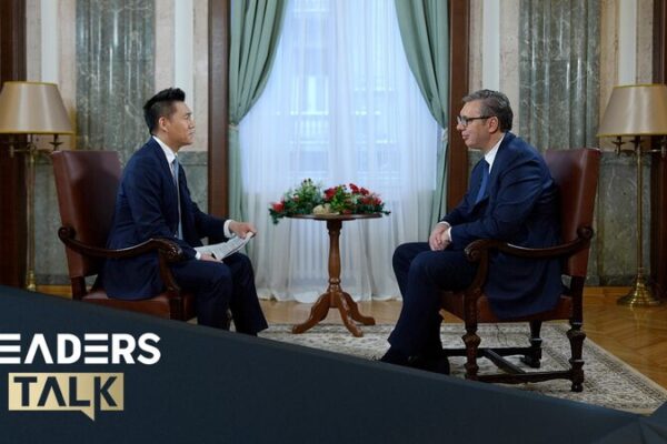 El_presidente_de_Serbia__Vuc_ic___celebra_el_vi_nculo_inquebrantable_con_China__ video poster