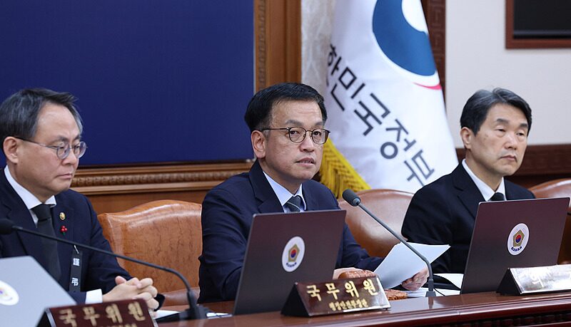 El_presidente_en_funciones_de_Corea_del_Sur_rechaza_las_renuncias_de_sus_asesores_en_medio_del_juicio_poli_tico_de_Yoon