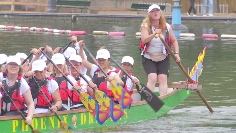 El_primer_equipo_femenino_de_botes_drago_n_de_Pari_s_causa_sensacio_n_en_los_Juegos_Oli_mpicos_2024 video poster