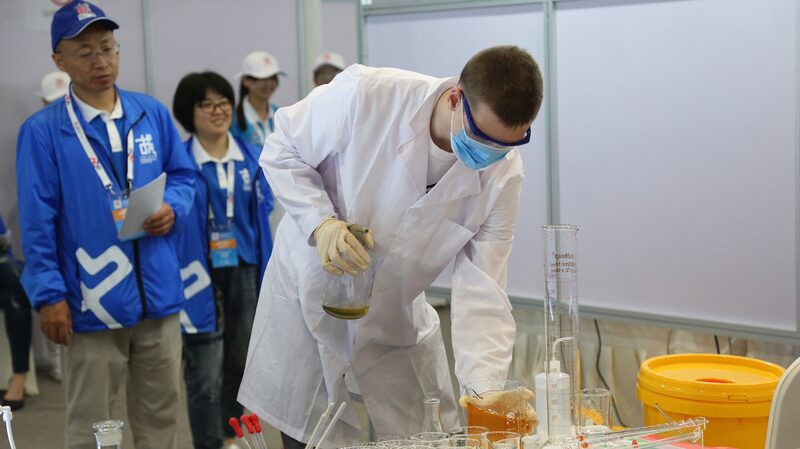 _El_primer_equipo_llega_a_Chongqing_para_la_Competencia_de_Habilidades_de_la_Franja_y_la_Ruta__