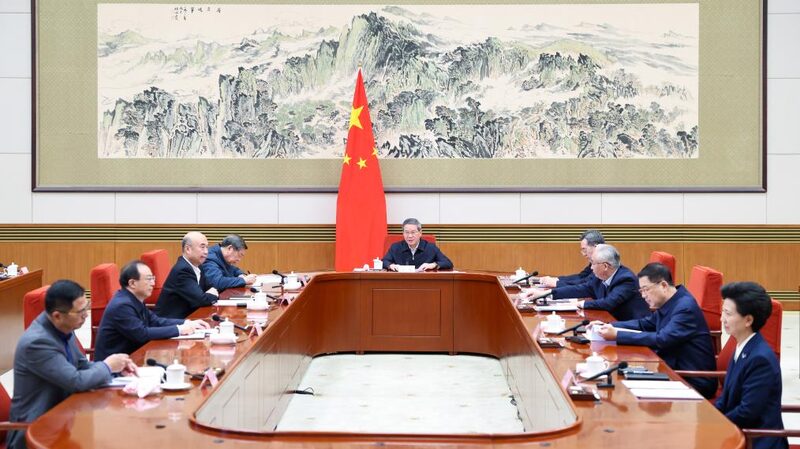 El_primer_ministro_Li_Qiang_pide_una_aplicacio_n_de_la_ley_ma_s_justa_en_China__