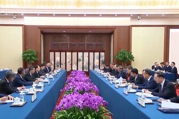 El primer ministro chino Li Qiang espera que China y el BAD impulsen la cooperación 🚀 El_primer_ministro_chino_Li_Qiang_espera_que_China_y_el_BAD_impulsen_la_cooperacio_n__
