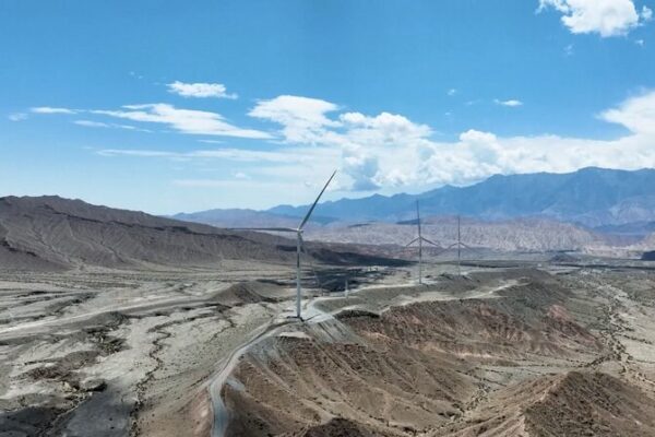 ¡El primer parque eólico de gran altitud del sur de Xinjiang arranca! 🌬️⚡ _El_primer_parque_eo_lico_de_gran_altitud_del_sur_de_Xinjiang_arranca_____