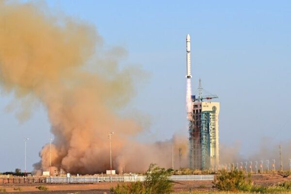 ¡El primer satélite reutilizable de China Shijian-19 despega! 🚀 _El_primer_sate_lite_reutilizable_de_China_Shijian_19_despega___