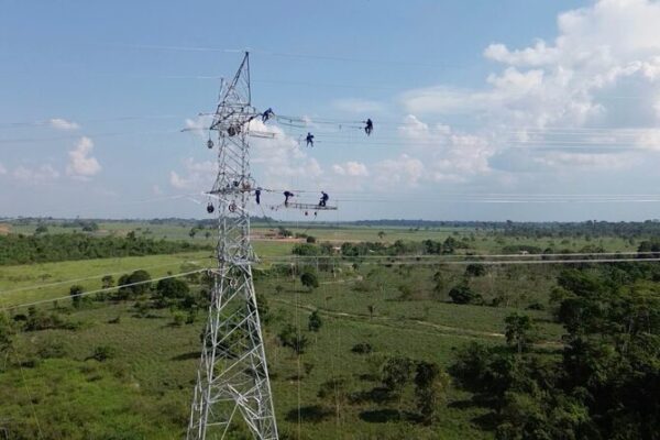 El_proyecto_energe_tico_transformador_de_China_ilumina_la_Amazoni_a_de_Brasil___ video poster
