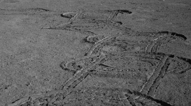 _El_rover_Yutu_2_celebra_el_Festival_del_Medio_Oton_o_con_un_patro_n_de_pastel_de_luna_en_la_Luna____