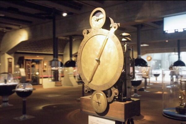El sueño del viajero en el tiempo: explora el Museo Internacional de Relojería ⌚ El_suen_o_del_viajero_en_el_tiempo__explora_el_Museo_Internacional_de_Relojeri_a__ video poster