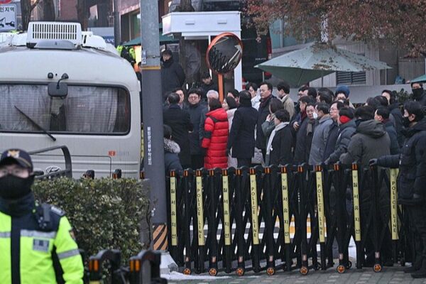 __El_tiempo_corre__La_orden_de_arresto_de_Yoon_expira_mientras_la_polici_a_toma_el_control