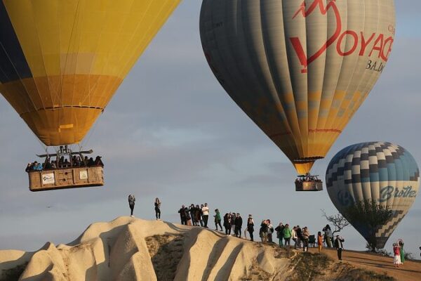 🌍✈️ ¡El turismo global está de vuelta! Medio Oriente lidera el regreso del turismo _____El_turismo_global_esta__de_vuelta__Medio_Oriente_lidera_el_regreso_del_turismo