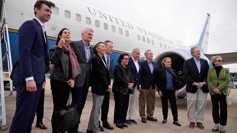 El_viaje_del_senador_estadounidense_Schumer_a_China__Rompiendo_barreras_y_fortaleciendo_lazos______