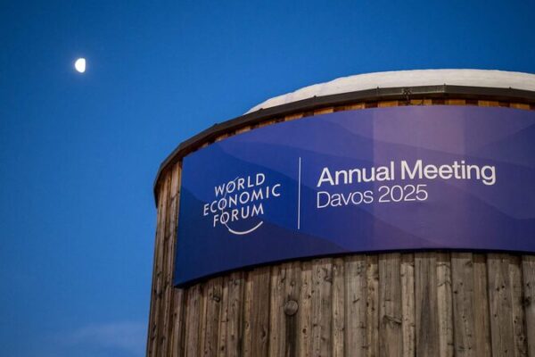 El_viceprimer_ministro_Ding_Xuexiang_ilumina_Davos_con_una_visio_n_de_unidad_global__