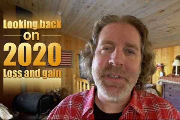 El_vlogger_John_Torrente_reflexiona_sobre_2020__Desamores_y_momentos_conmovedores video poster