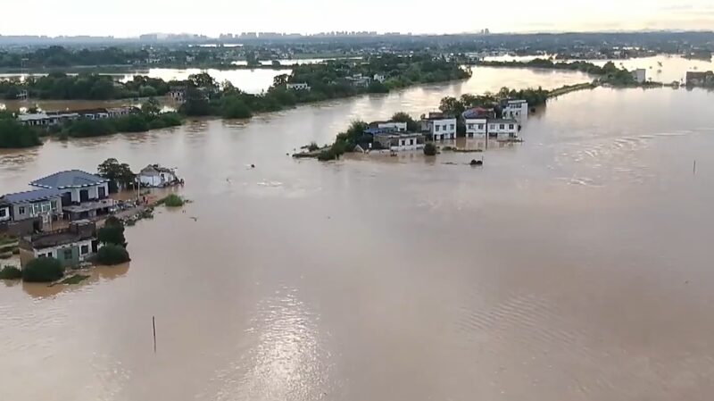 _Emergencia_en_Hunan__Brecha_en_el_dique_obliga_a_evacuar_a_miles video poster
