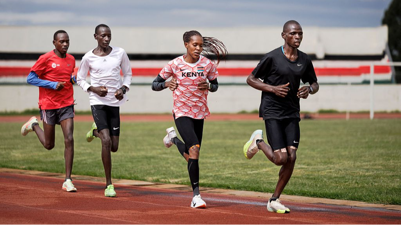 Emmanuel_Wanyonyi_corre_el_tercer_800m_ma_s_ra_pido_de_la_historia_en_las_Pruebas_de_Kenia______