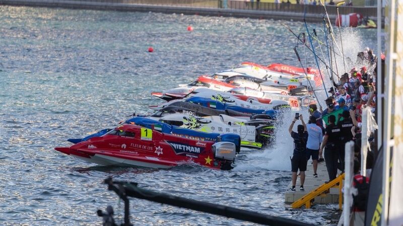 _Emocio_n_ma_xima_en_Sharjah__El_Campeonato_Mundial_F1H2O_culmina_con_una_gran_final video poster