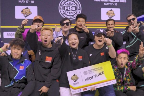 Equipo chino de breakdance arrasa en Europa antes de triunfar en los Juegos Asiáticos 🎧💃 Equipo_chino_de_breakdance_arrasa_en_Europa_antes_de_triunfar_en_los_Juegos_Asia_ticos___