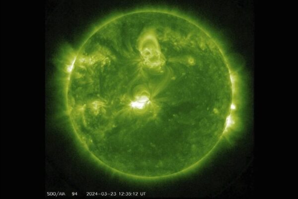 _Erupcio_n_solar_envi_a_tormenta_geomagne_tica_hacia_la_Tierra__Auroras_e_picas_en_camino___