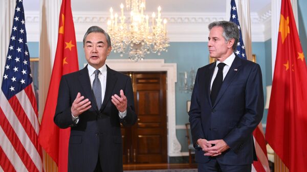 ¿Es la visita de Wang Yi el amanecer de una nueva era en las relaciones entre China y EE. UU.? 🤝 _Es_la_visita_de_Wang_Yi_el_amanecer_de_una_nueva_era_en_las_relaciones_entre_China_y_EE__UU____