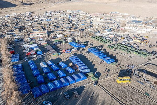 Esfuerzos de Reasentamiento en Marcha Después del Terremoto en Xizang Esfuerzos_de_Reasentamiento_en_Marcha_Despue_s_del_Terremoto_en_Xizang video poster