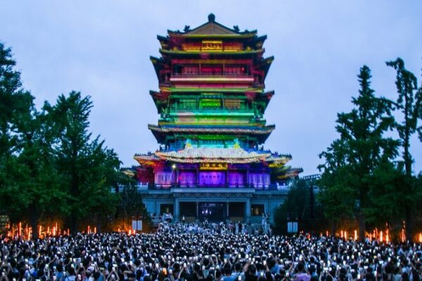 Especta_culo_Roma_ntico_de_Luces_3D_Sorprende_a_las_Multitudes_en_la_Ciudad_de_la_Primavera_de_China__
