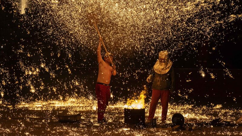 _Espectacular_especta_culo_de__Flor_de_Hierro__ilumina_el_cielo_nocturno_de_Shanxi____