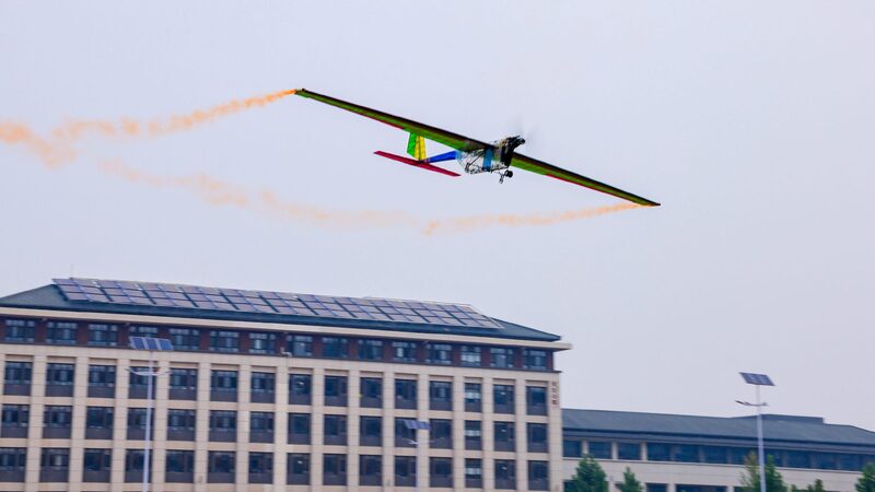 _Espectacular_show_ae_reo_inaugura_competencia_universitaria_en_China_