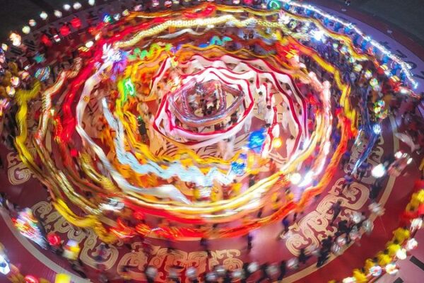 Espectaculares_Bailes_de_Dragones_y_Leones_Iluminan_la_Feria_de_Faroles_en_el_Centro_de_China